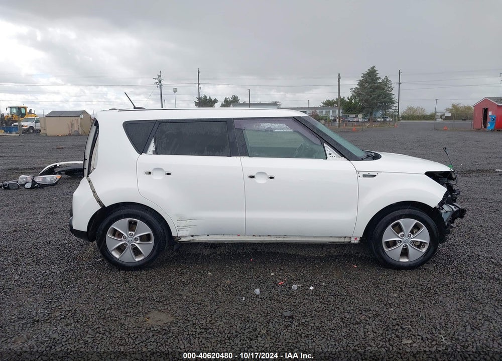 2015 KIA SOUL VIN: KNDJN2A23F7167082