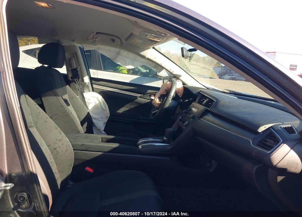 2018 HONDA CIVIC LX VIN: 2HGFC2F52JH599160