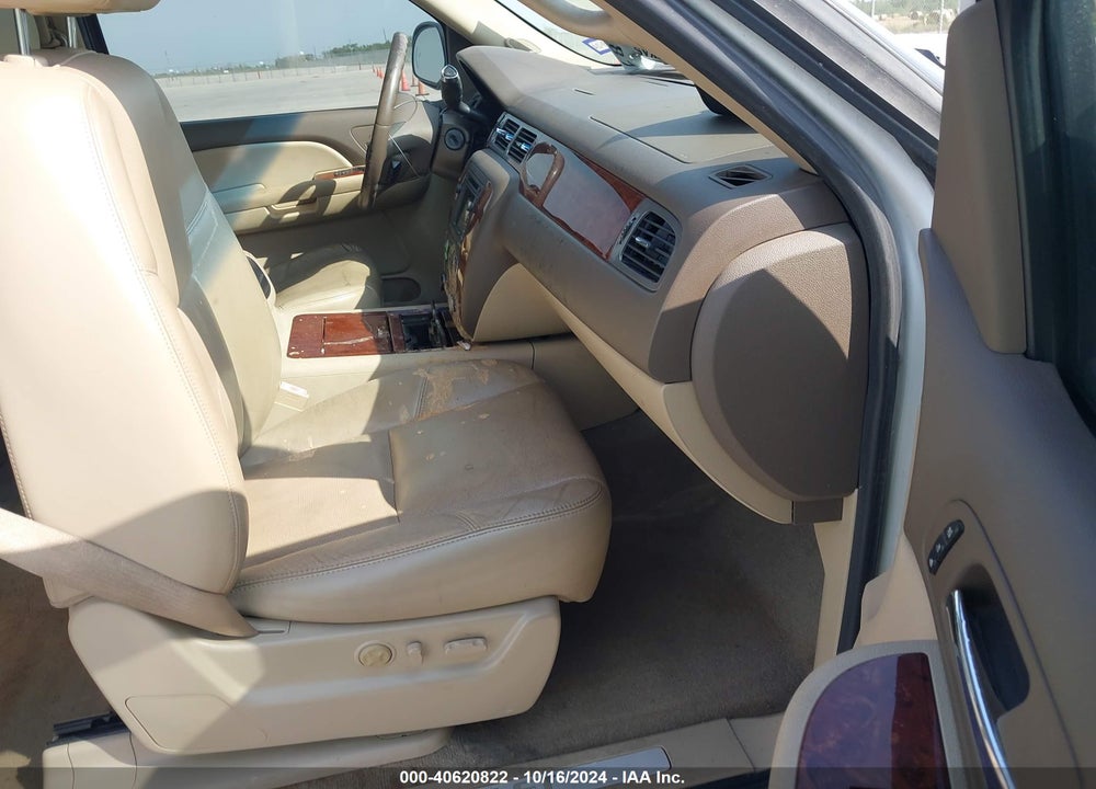 2009 CHEVROLET TAHOE LTZ VIN: 1GNFC33029R160024