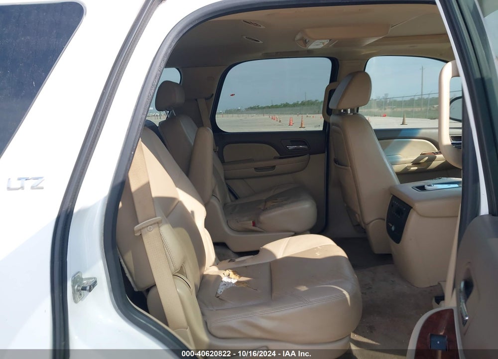 2009 CHEVROLET TAHOE LTZ VIN: 1GNFC33029R160024