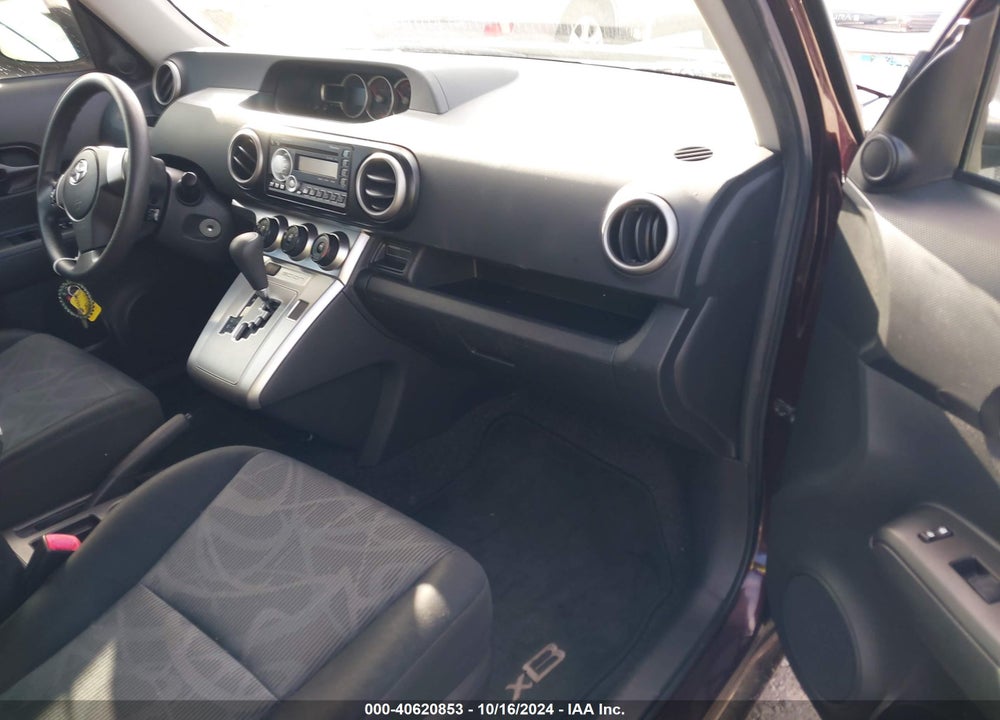 2011 SCION XB VIN: JTLZE4FE7B1119068