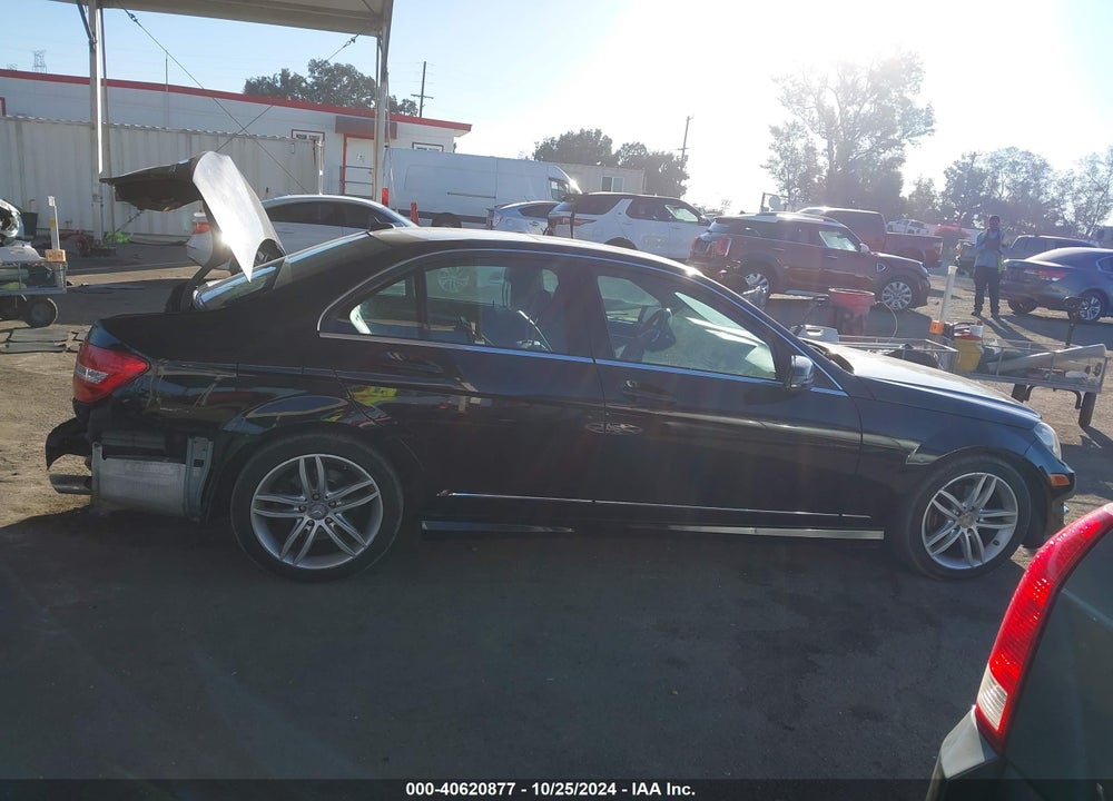 2012 MERCEDES-BENZ C 300 LUXURY 4MATIC/SPORT 4MATIC VIN: WDDGF8BB3CA709214