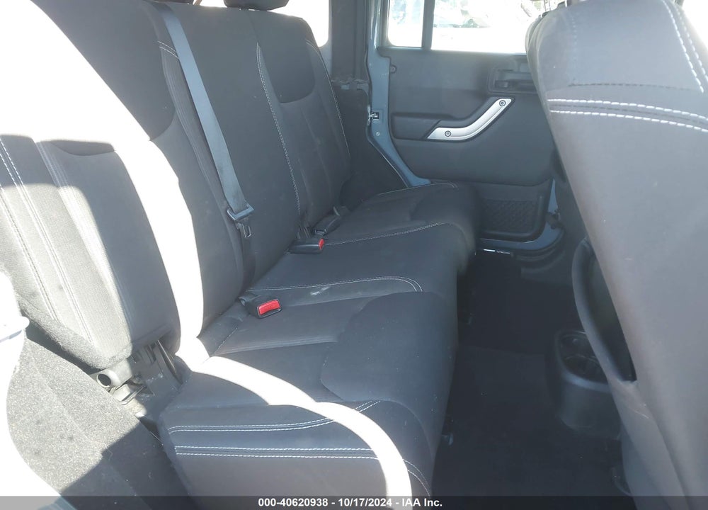 2015 JEEP WRANGLER UNLIMITED SAHARA VIN: 1C4BJWEG5FL582666