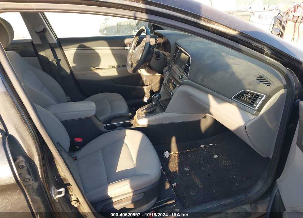 2018 HYUNDAI ELANTRA VIN: KMHD84LF2JU519350