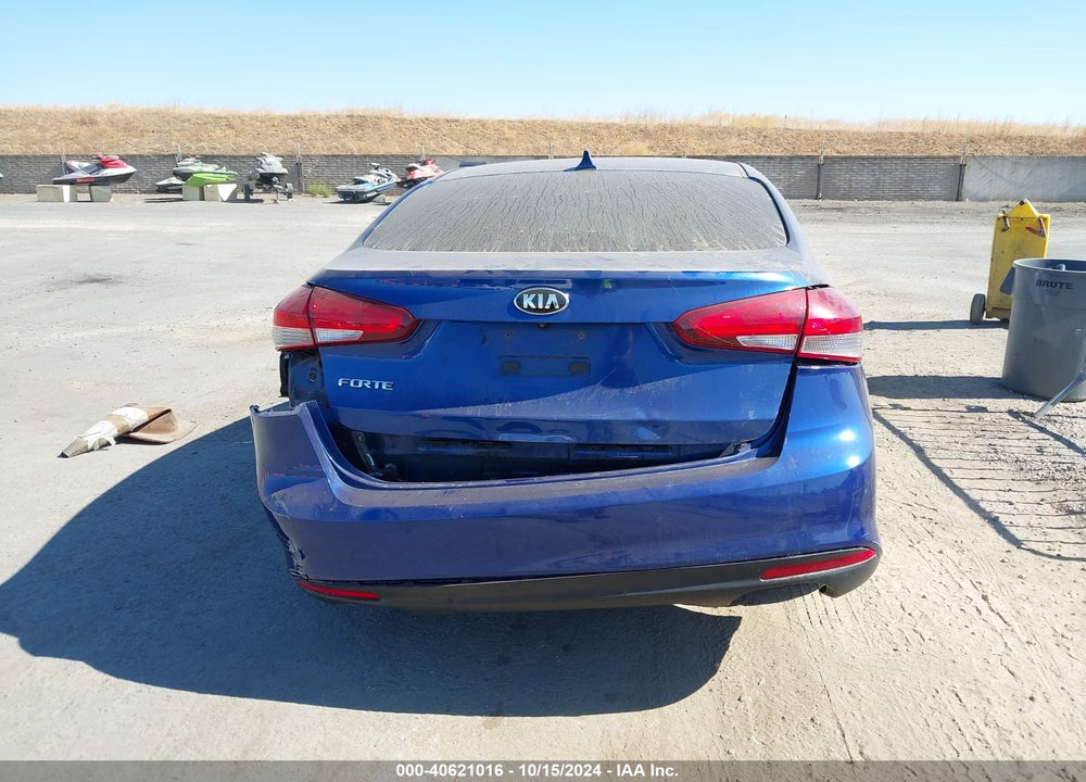 2018 KIA FORTE VIN: 3KPFK4A73JE264359