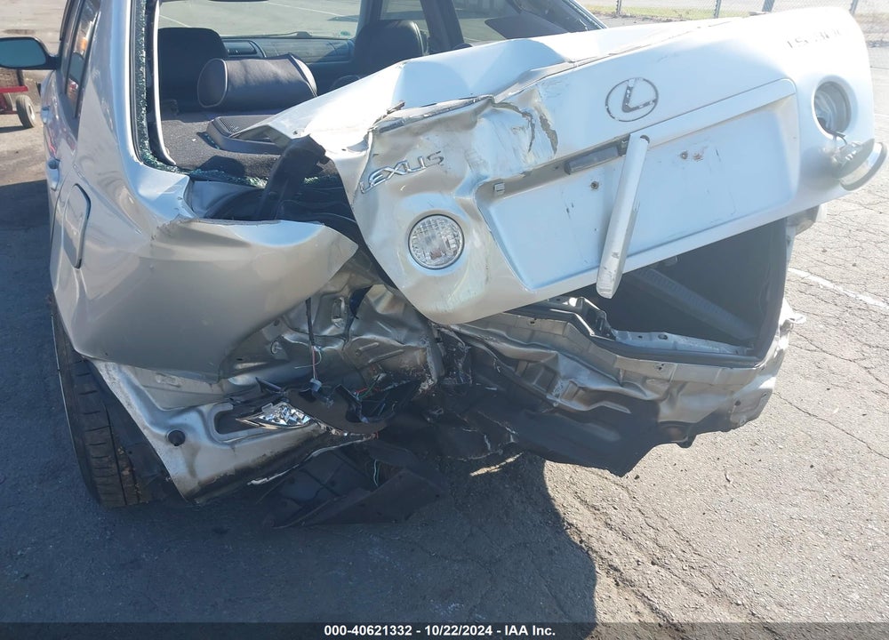 2002 LEXUS IS 300 BASE W/5-SPEED MANUAL VIN: JTHBD192X20033726
