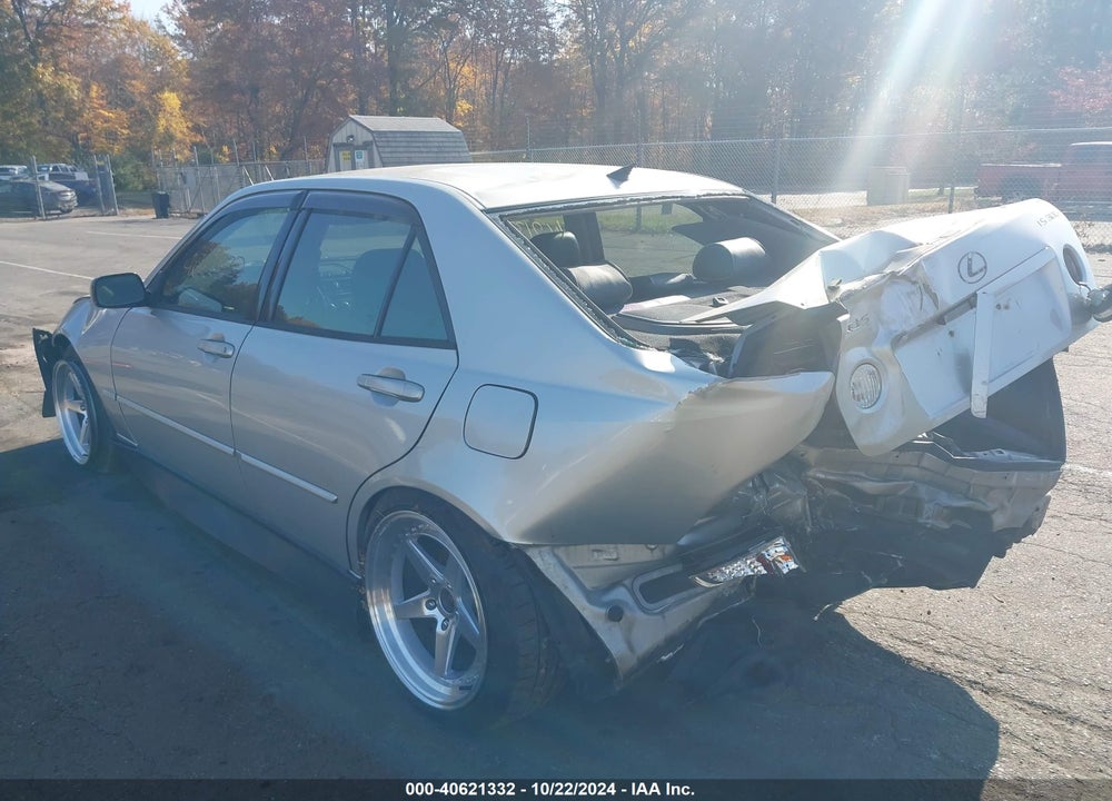 2002 LEXUS IS 300 BASE W/5-SPEED MANUAL VIN: JTHBD192X20033726