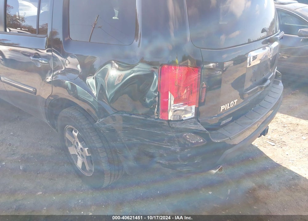 2011 HONDA PILOT TOURING VIN: 5FNYF4H95BB084316