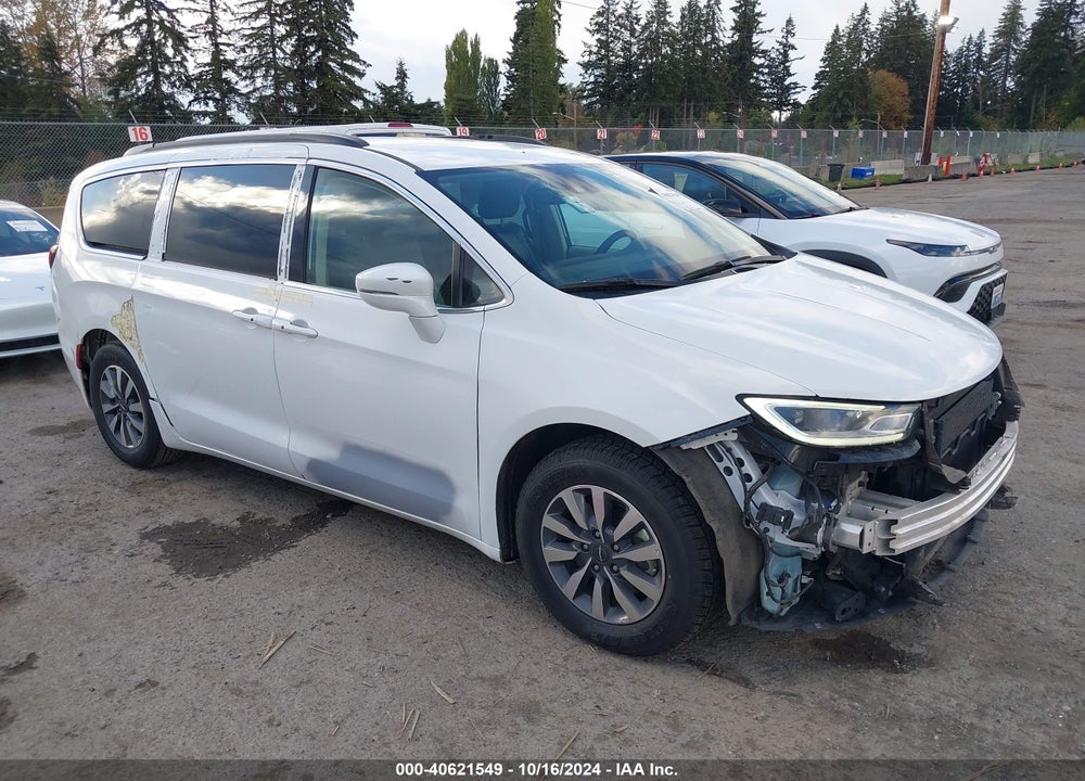 2022 CHRYSLER PACIFICA TOURING L VIN: 2C4RC1BG3NR106373