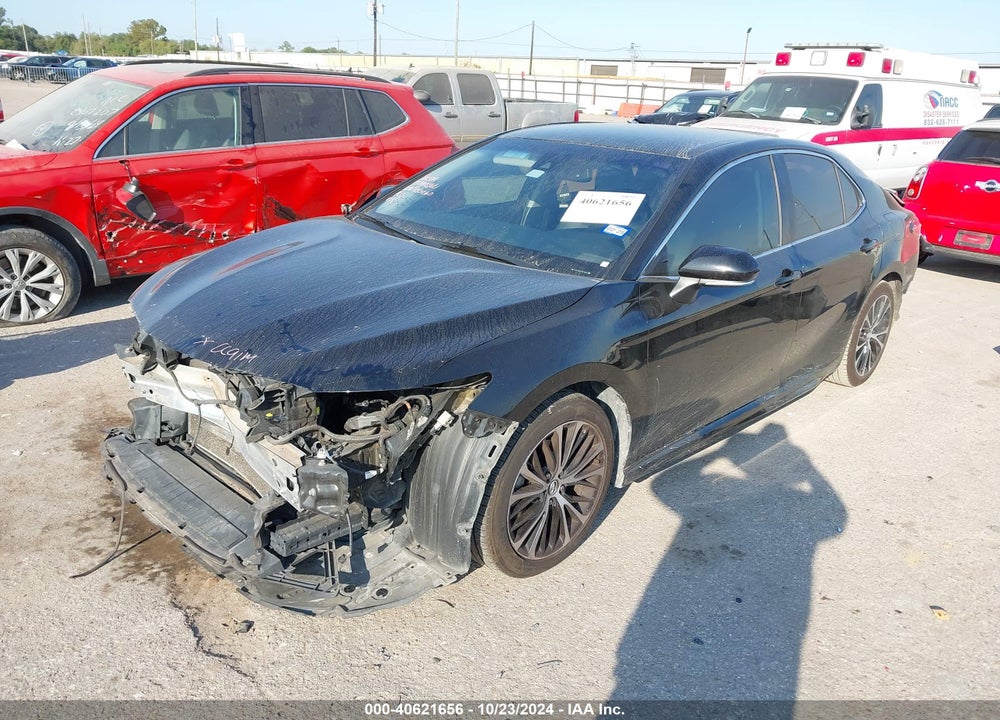 2018 TOYOTA CAMRY SE VIN: 4T1B11HK1JU077838
