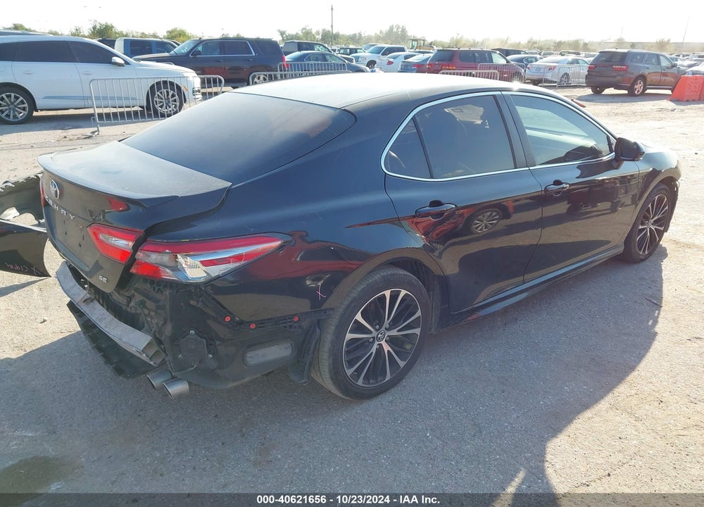 2018 TOYOTA CAMRY SE VIN: 4T1B11HK1JU077838