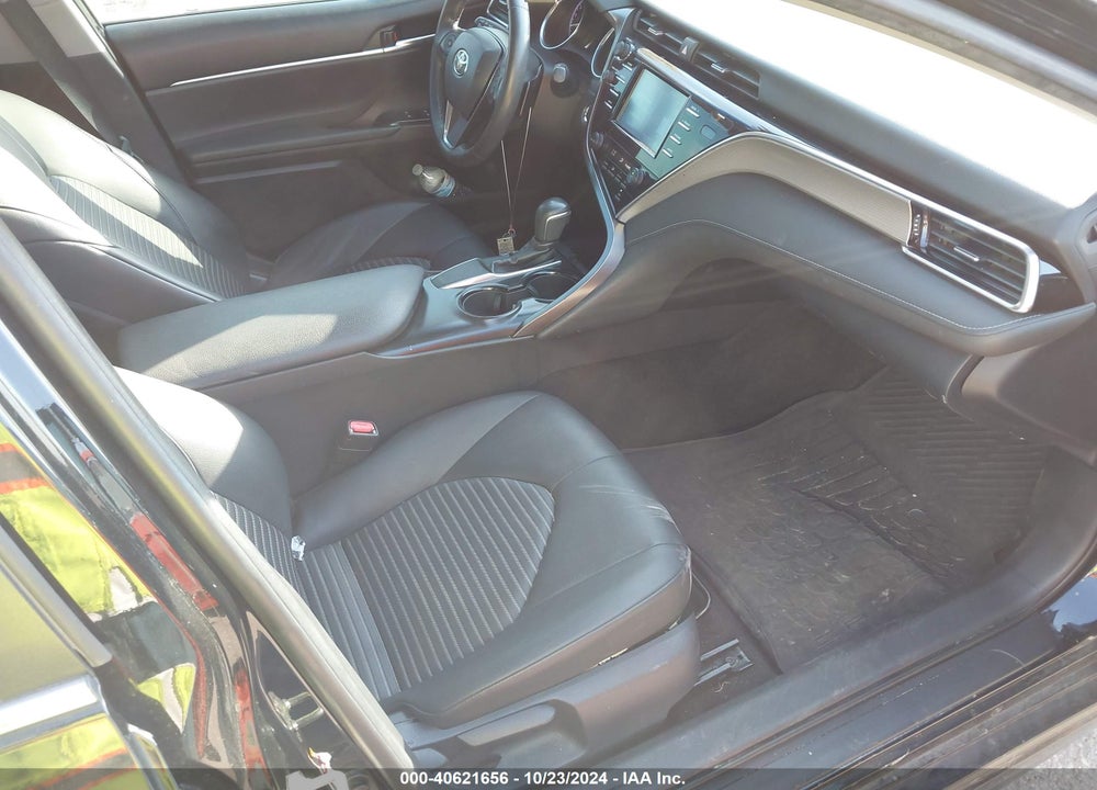 2018 TOYOTA CAMRY SE VIN: 4T1B11HK1JU077838