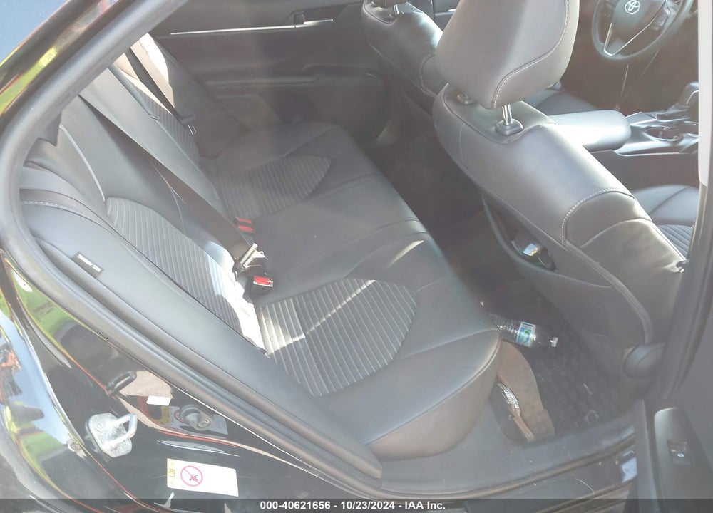 2018 TOYOTA CAMRY SE VIN: 4T1B11HK1JU077838