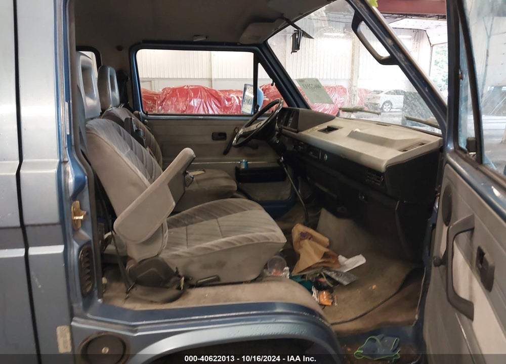 1989 VOLKSWAGEN VANAGON BUS VIN: WV2YB0252KH059806