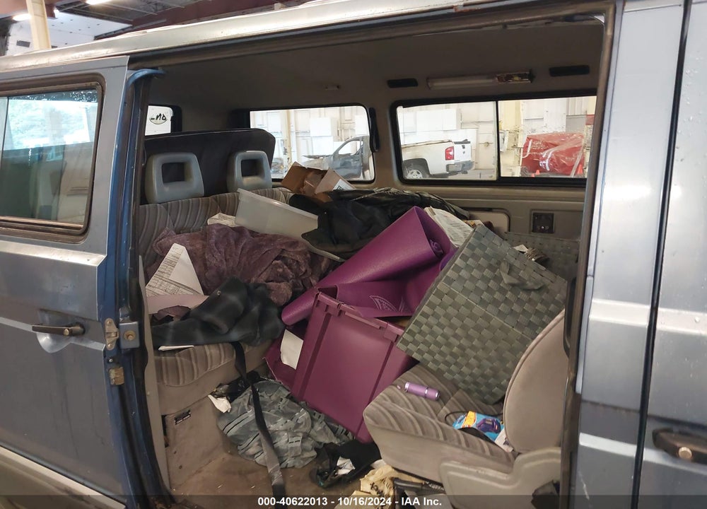 1989 VOLKSWAGEN VANAGON BUS VIN: WV2YB0252KH059806