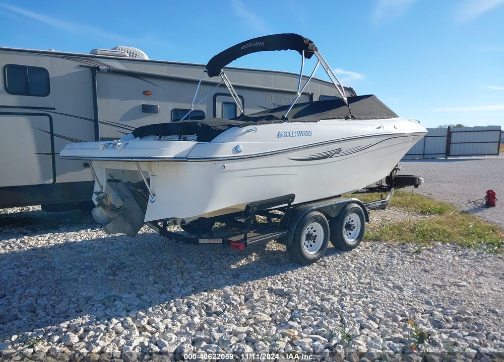 2001 FOUR WINNS 230 HORIZON VIN: GFNMJ180A101