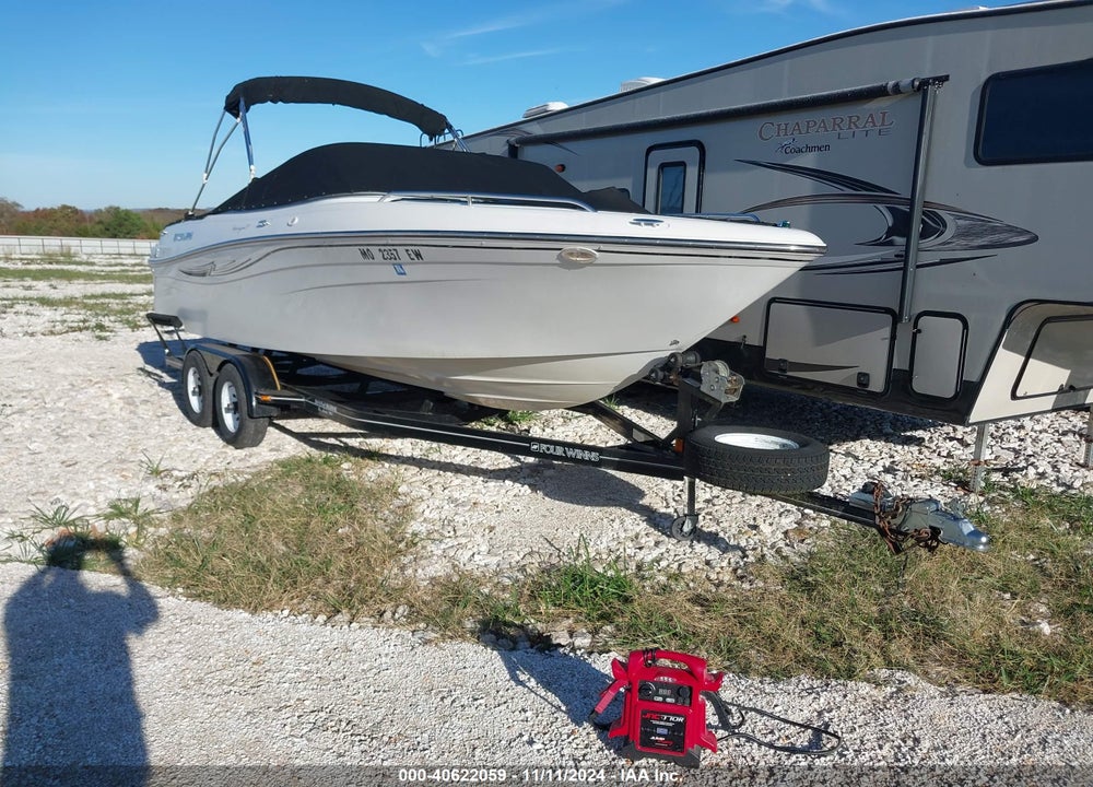 2001 FOUR WINNS 230 HORIZON VIN: GFNMJ180A101