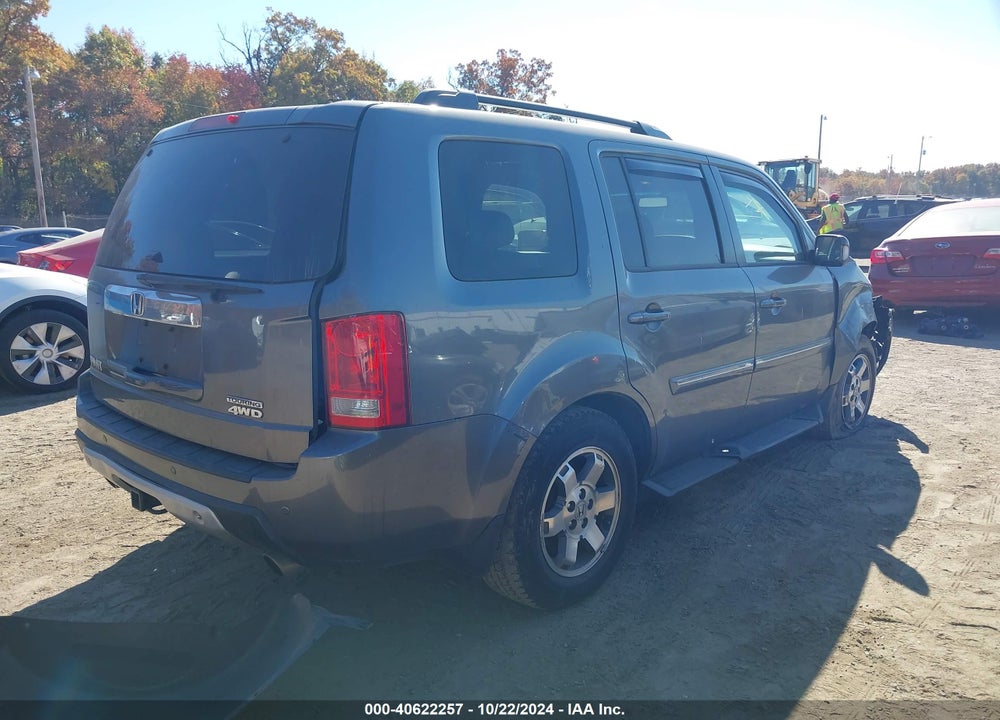 2011 HONDA PILOT TOURING VIN: 5FNYF4H97BB051771