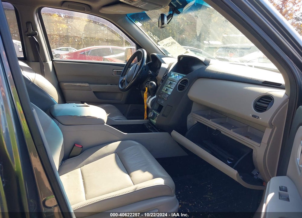 2011 HONDA PILOT TOURING VIN: 5FNYF4H97BB051771