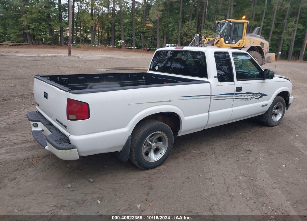 2002 CHEVROLET S-10 LS VIN: 1GCCS195128134659