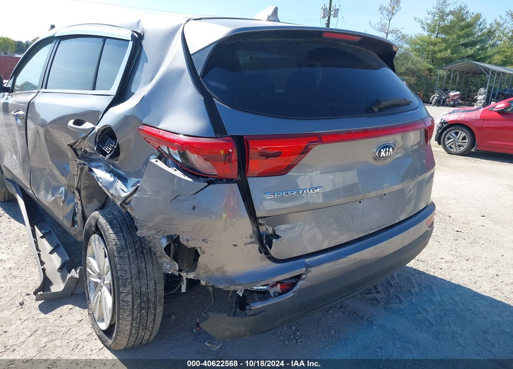 2018 KIA SPORTAGE LX VIN: KNDPMCAC0J7426406