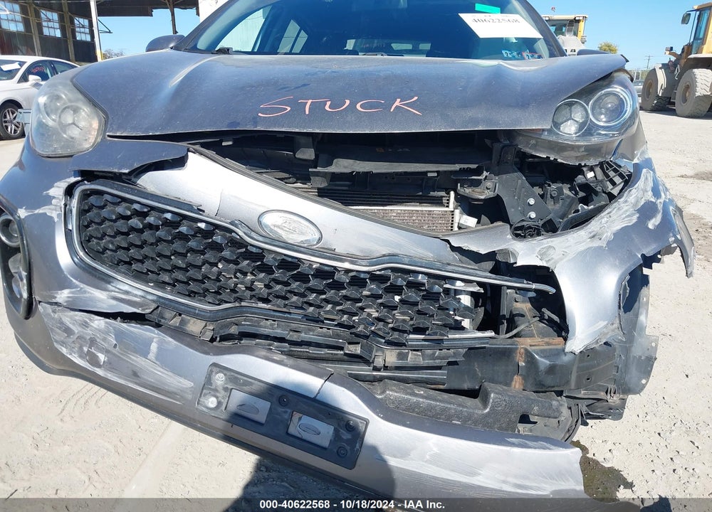 2018 KIA SPORTAGE LX VIN: KNDPMCAC0J7426406