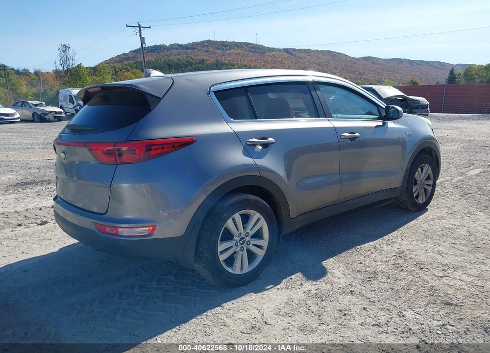 2018 KIA SPORTAGE LX VIN: KNDPMCAC0J7426406