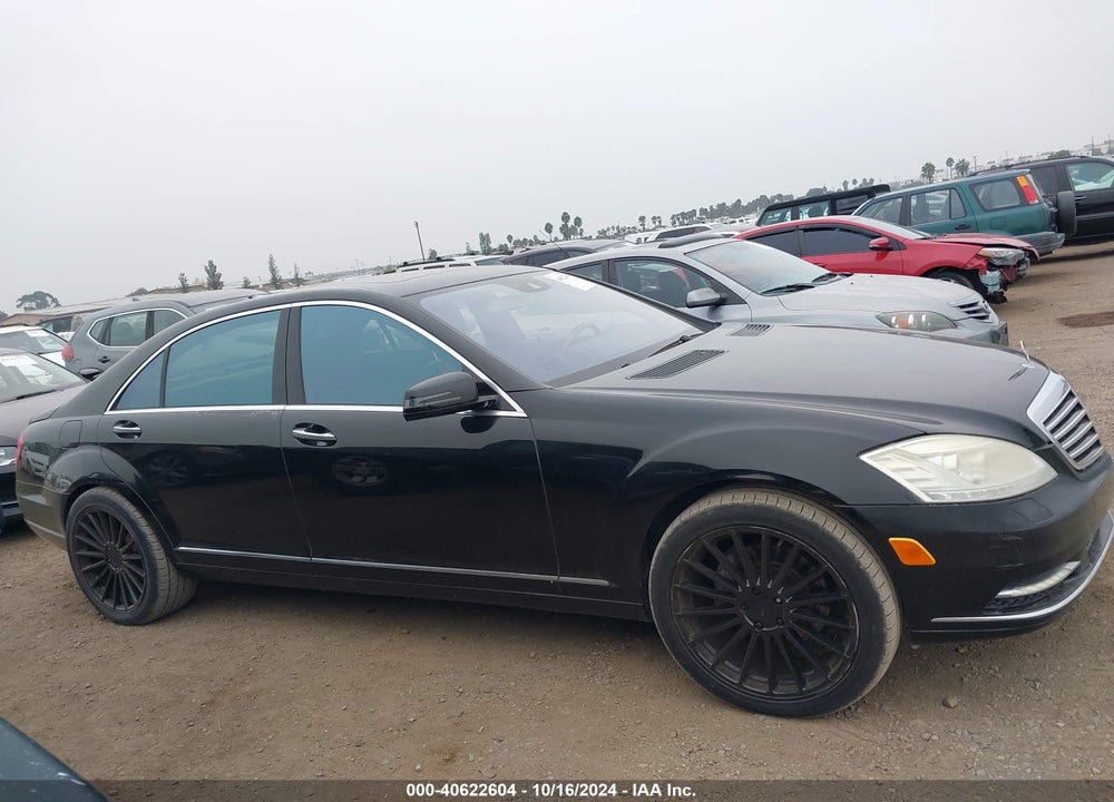 2010 MERCEDES-BENZ S 550 VIN: WDDNG7BB1AA343779