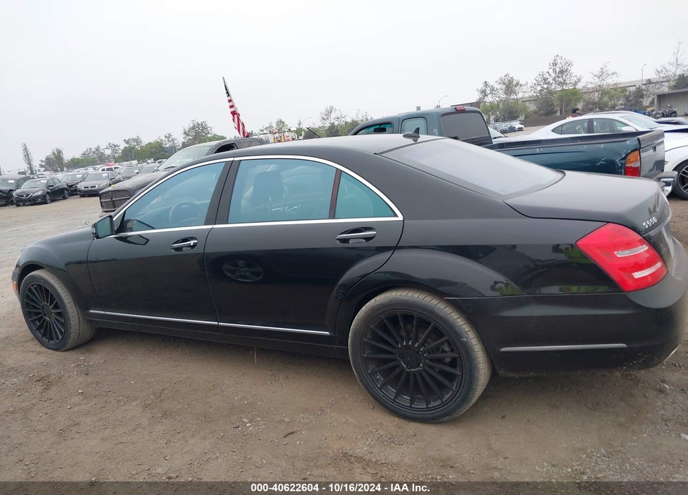2010 MERCEDES-BENZ S 550 VIN: WDDNG7BB1AA343779