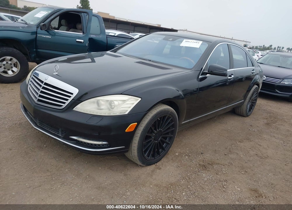 2010 MERCEDES-BENZ S 550 VIN: WDDNG7BB1AA343779