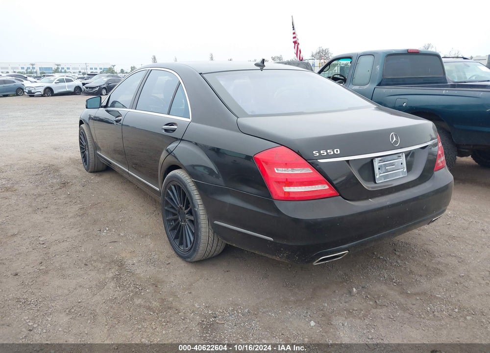 2010 MERCEDES-BENZ S 550 VIN: WDDNG7BB1AA343779