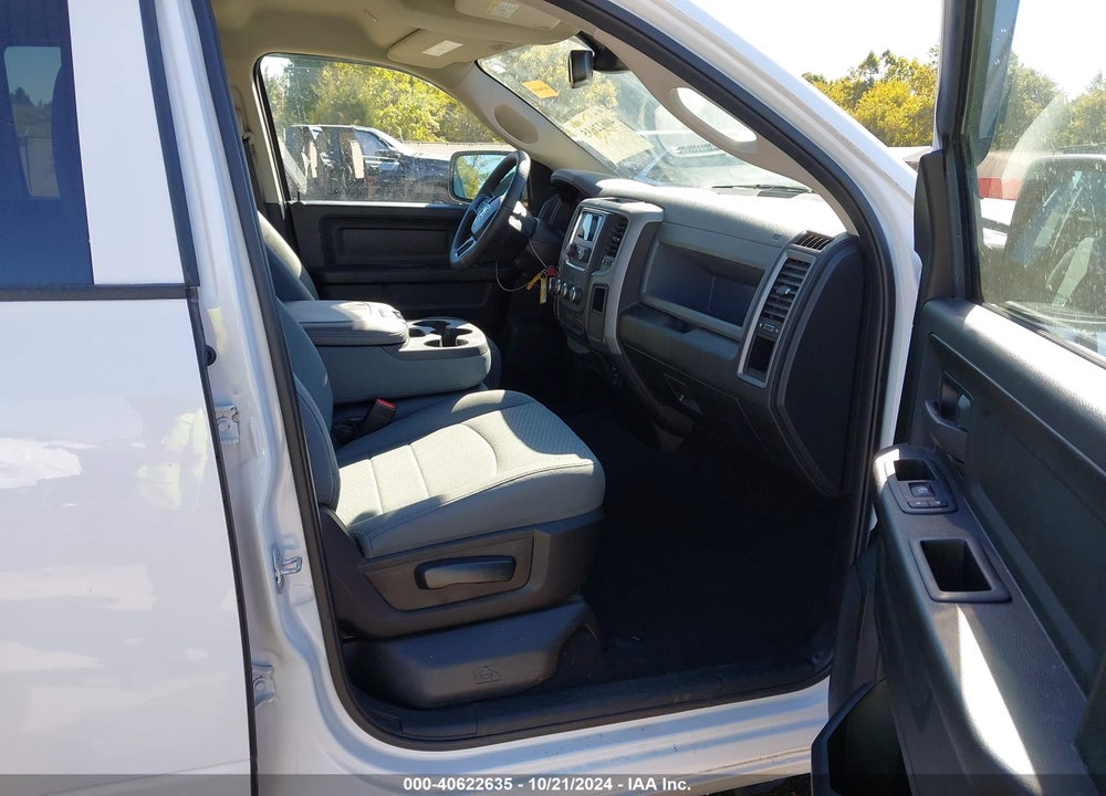 2019 RAM 1500 CLASSIC TRADESMAN 4X2 6'4 BOX VIN: 1C6RR6FG8KS685951