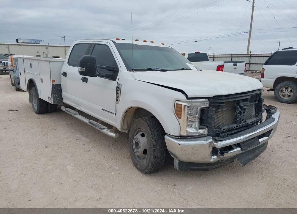 2019 FORD F-350 CHASSIS XL VIN: 1FD8W3HTXKEE14471