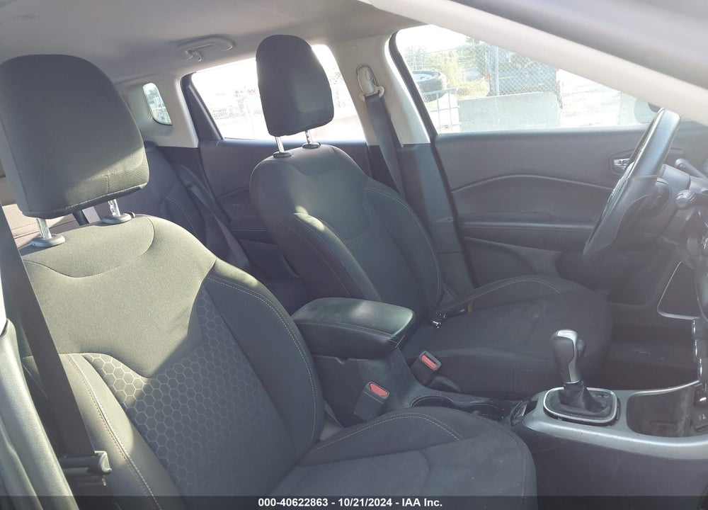 2018 JEEP COMPASS SPORT FWD VIN: 3C4NJCAB1JT411688