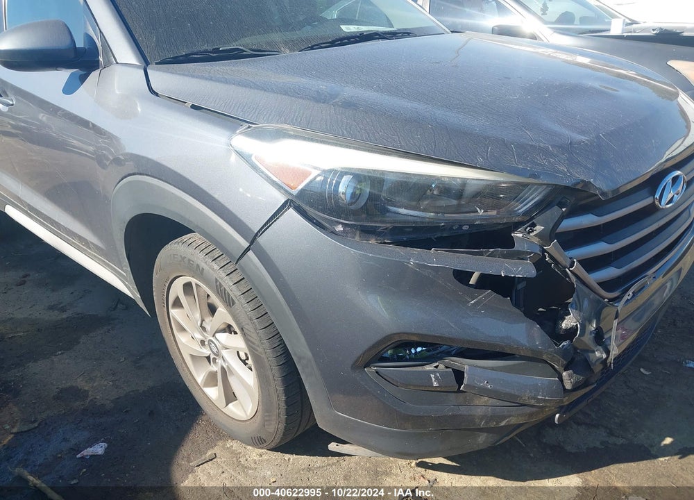 2017 HYUNDAI TUCSON SE VIN: KM8J33A42HU496059