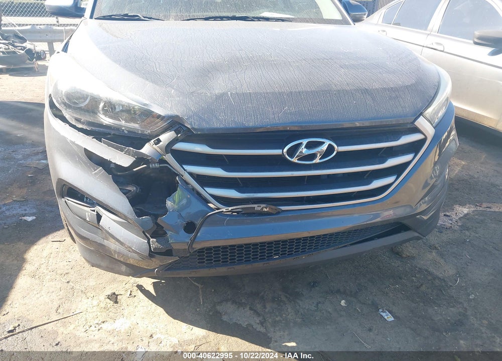 2017 HYUNDAI TUCSON SE VIN: KM8J33A42HU496059