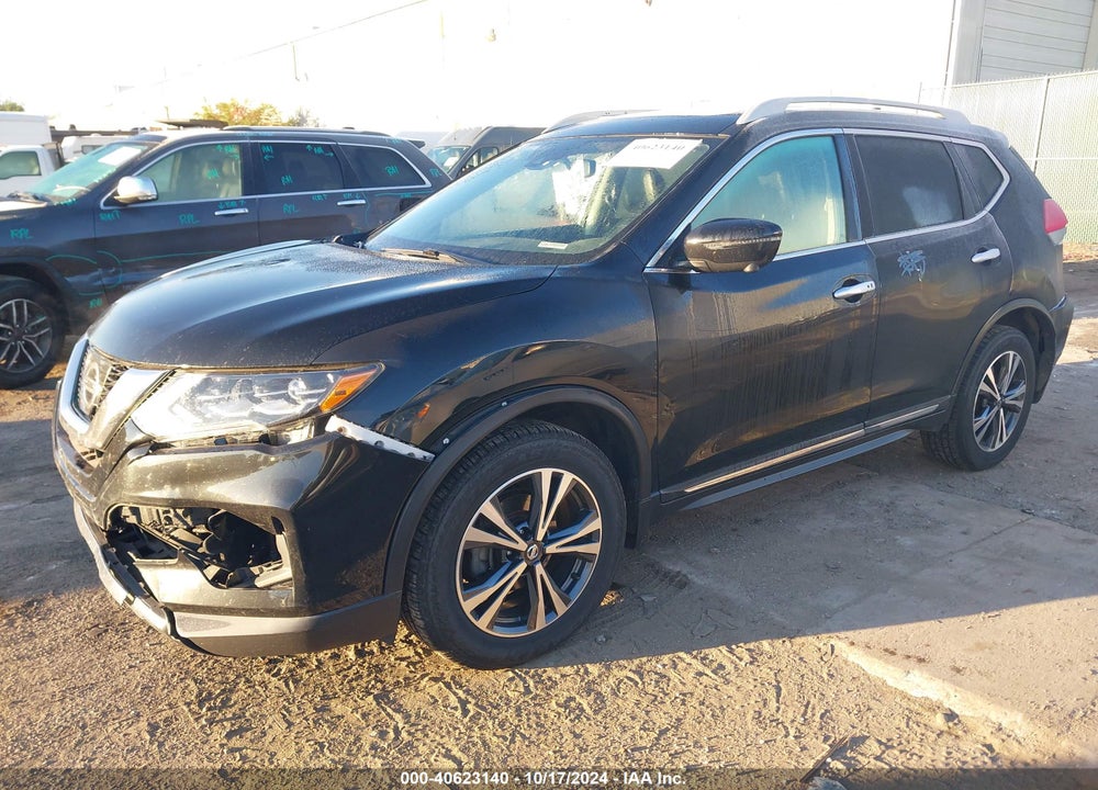 2017 NISSAN ROGUE SL VIN: 5N1AT2MV1HC833471