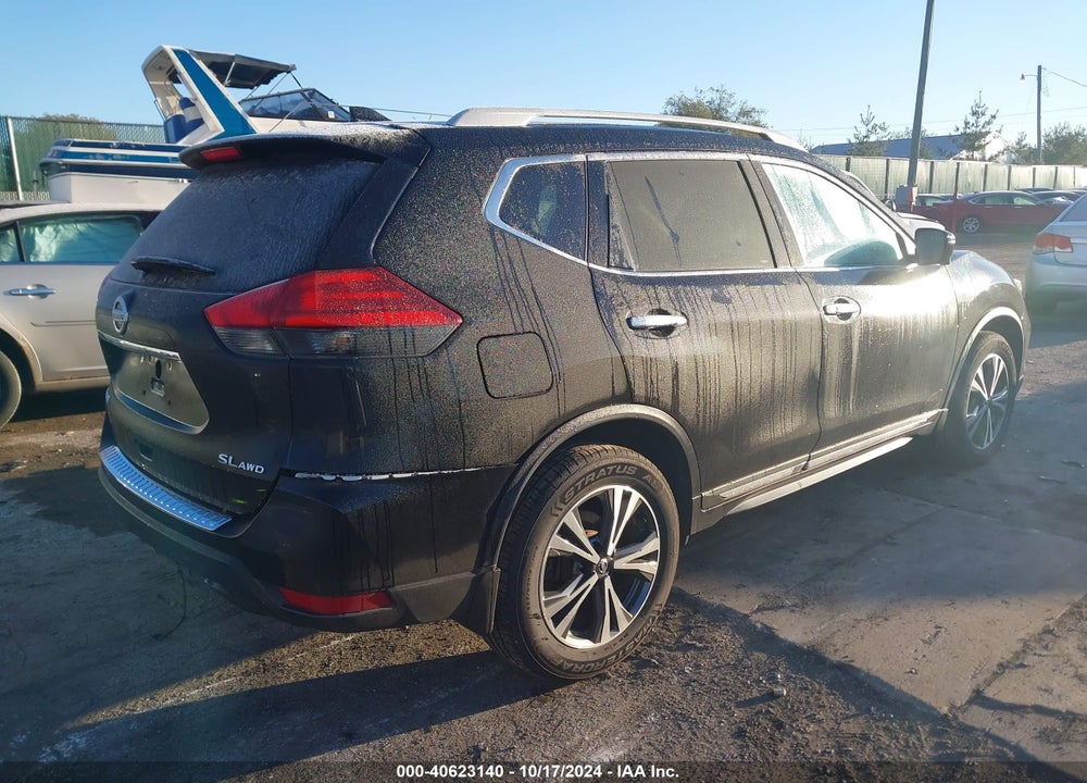 2017 NISSAN ROGUE SL VIN: 5N1AT2MV1HC833471
