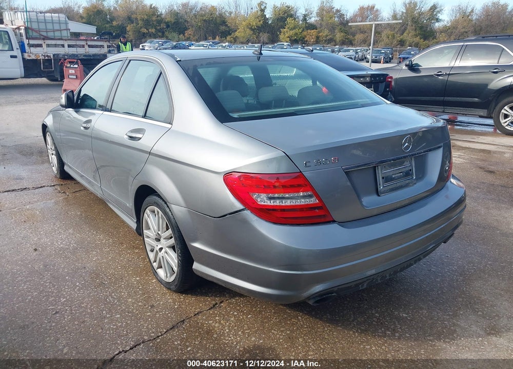 2008 MERCEDES-BENZ C 300 LUXURY/SPORT VIN: WDDGF54X98R014722
