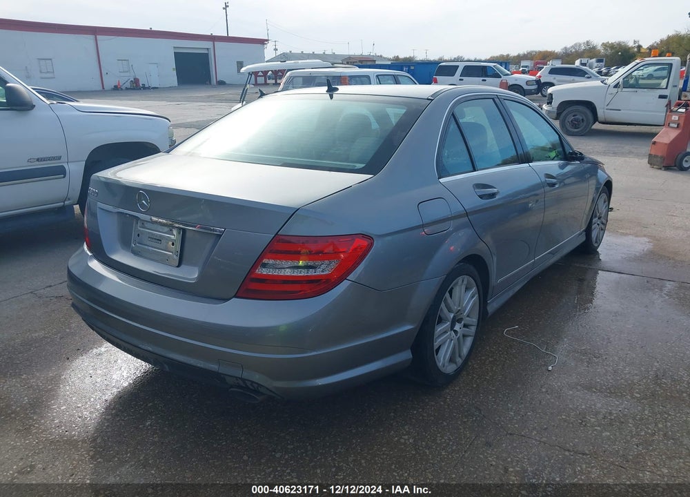 2008 MERCEDES-BENZ C 300 LUXURY/SPORT VIN: WDDGF54X98R014722