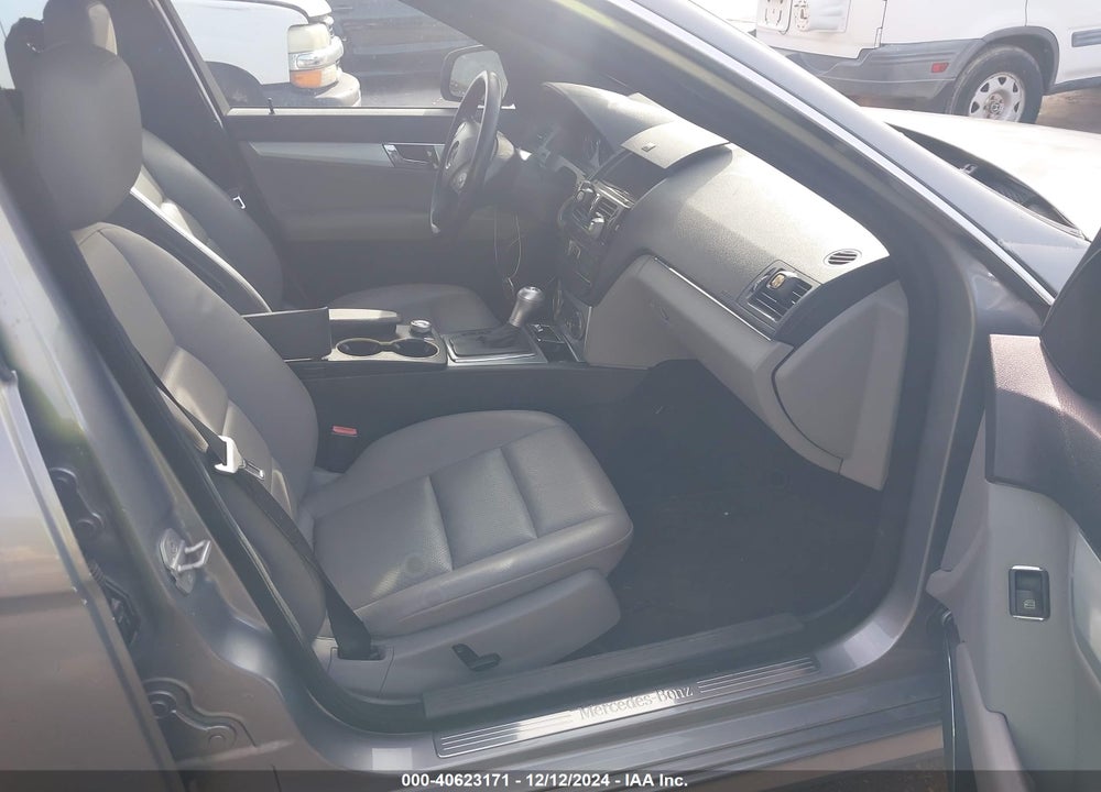 2008 MERCEDES-BENZ C 300 LUXURY/SPORT VIN: WDDGF54X98R014722