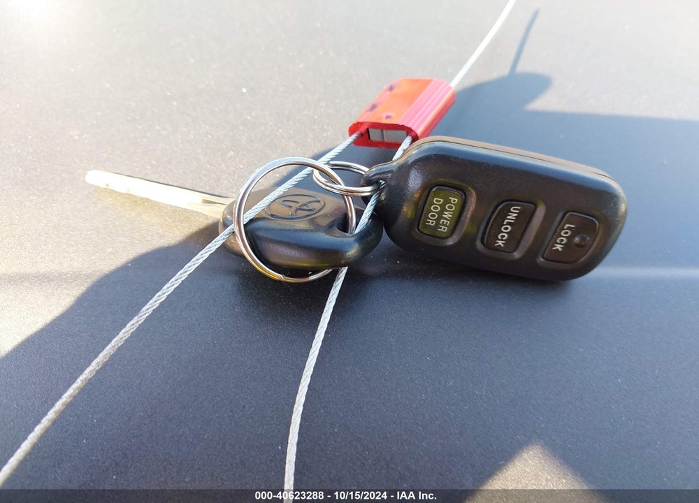 2000 TOYOTA SIENNA XLE VIN: 4T3ZF13C5YU200932