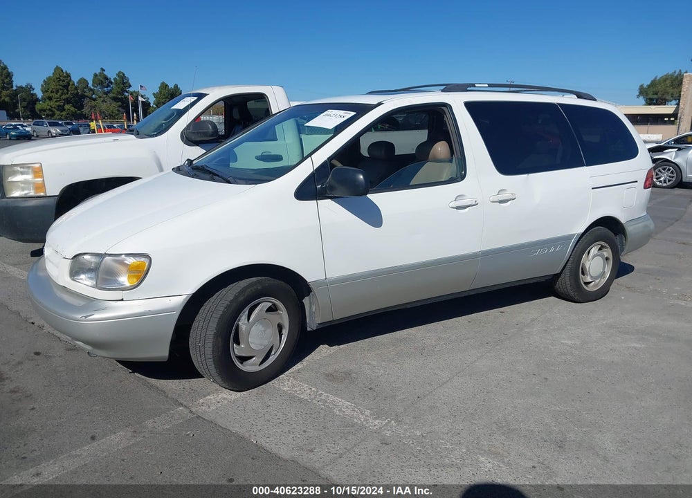 2000 TOYOTA SIENNA XLE VIN: 4T3ZF13C5YU200932