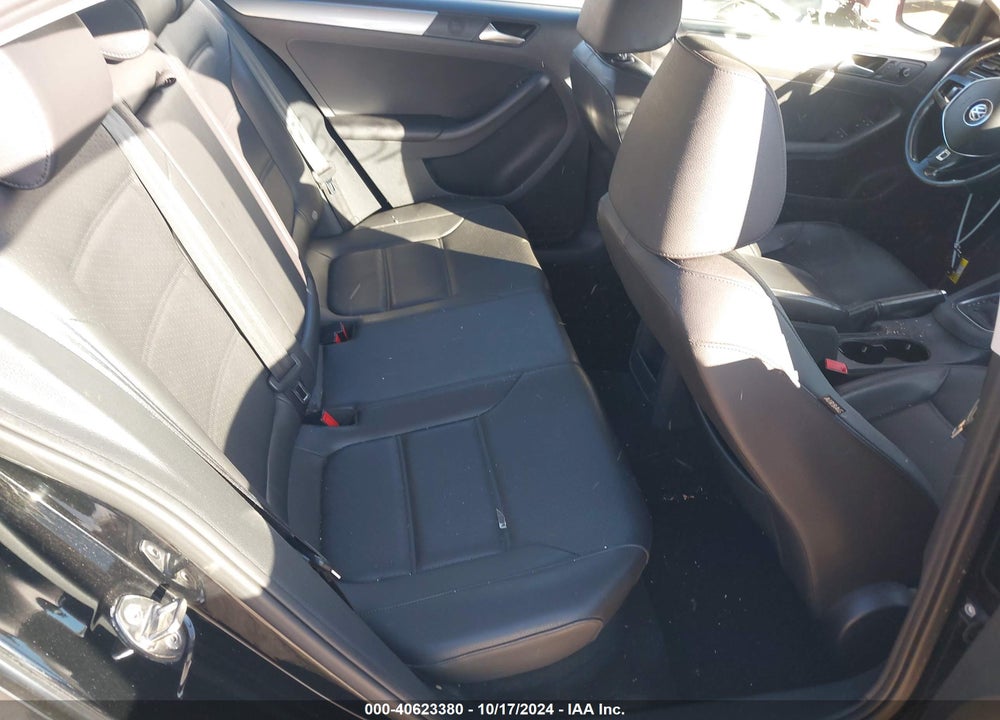 2015 VOLKSWAGEN JETTA 1.8T SE VIN: 3VWD07AJ4FM266514