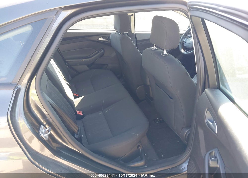 2016 FORD FOCUS SE VIN: 1FADP3F2XGL394175