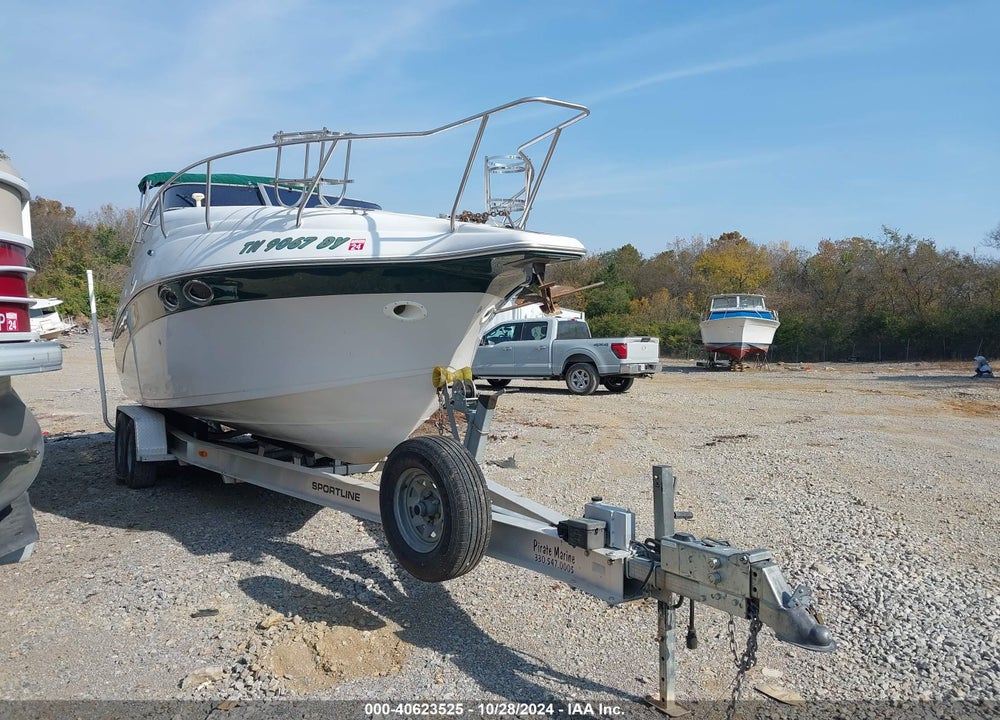 1999 CROWNLINE CABIN CRUISER VIN: JTC32027G899