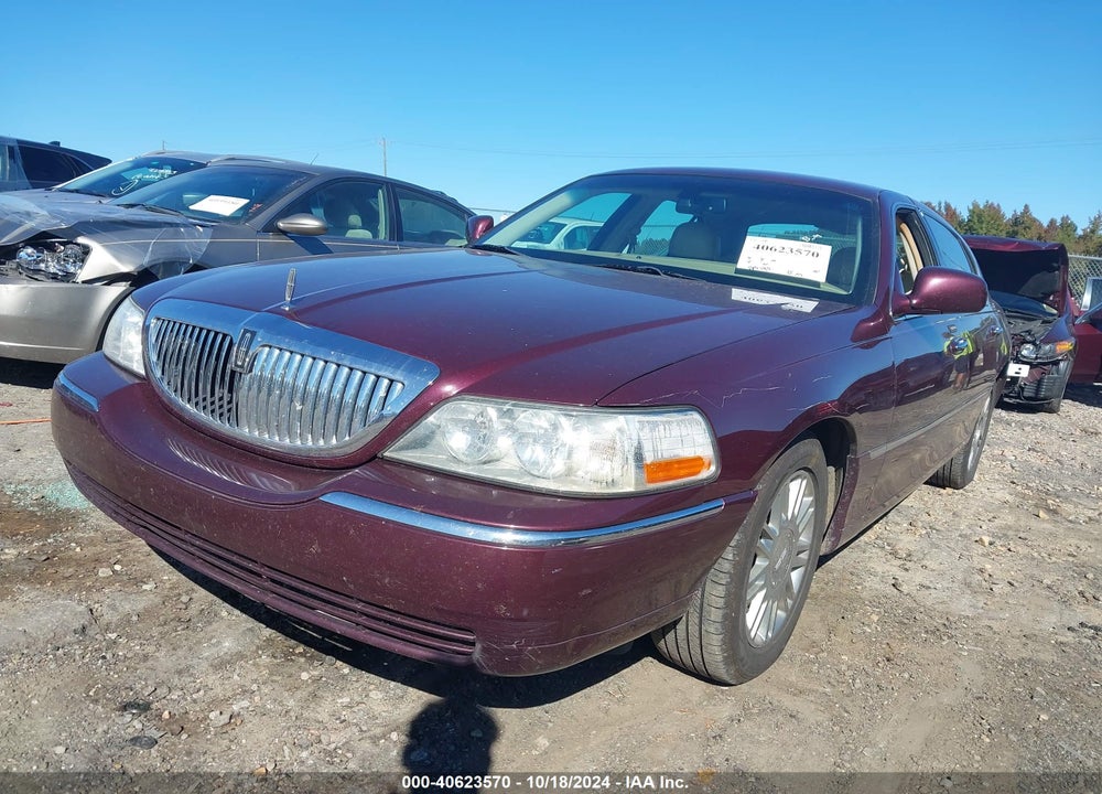 2008 LINCOLN TOWN CAR SIGNATURE LIMITED VIN: 2LNHM82VX8X651210