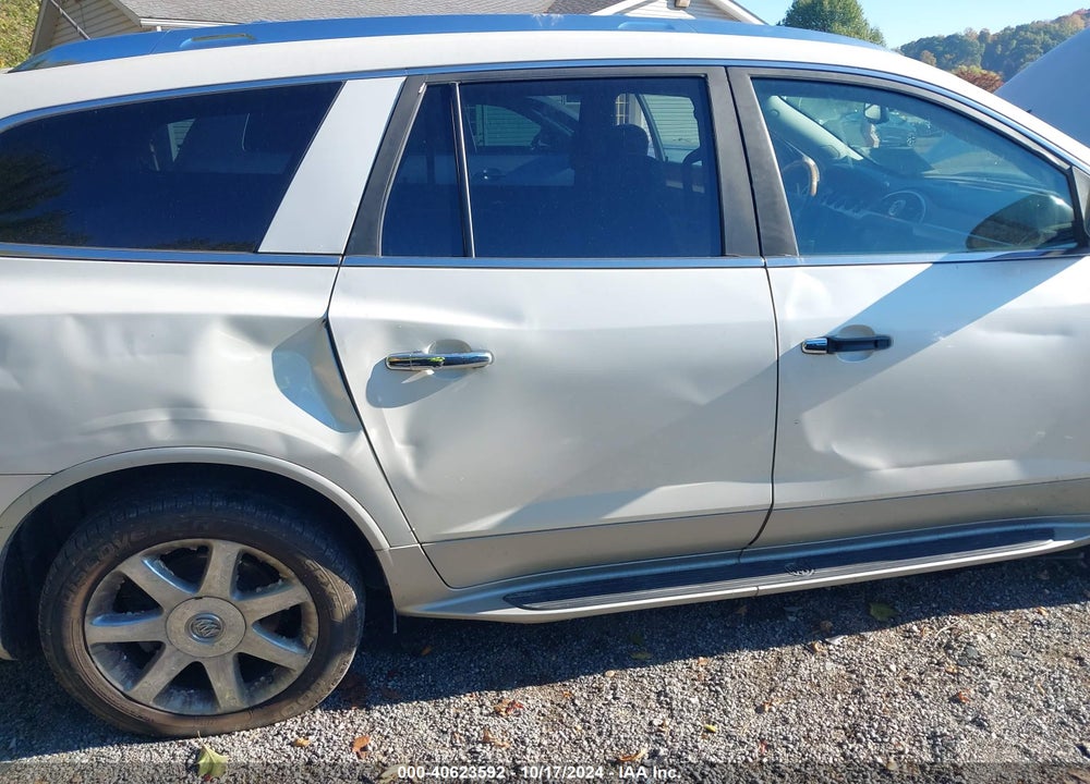 2008 BUICK ENCLAVE CXL VIN: 5GAEV23778J110837