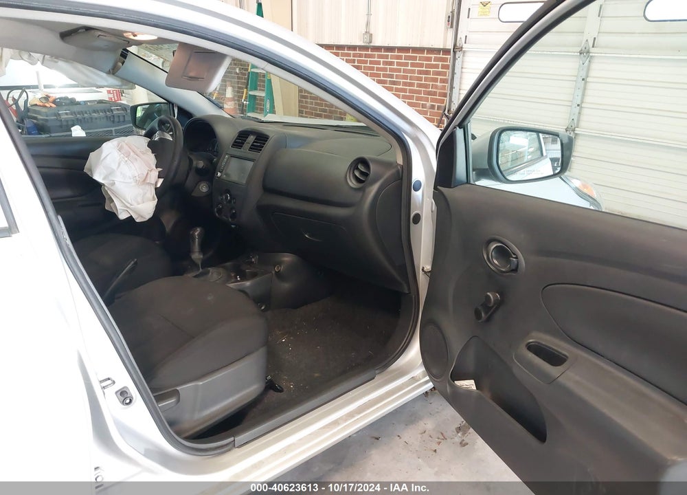 2019 NISSAN VERSA 1.6 S+ VIN: 3N1CN7AP1KL879505