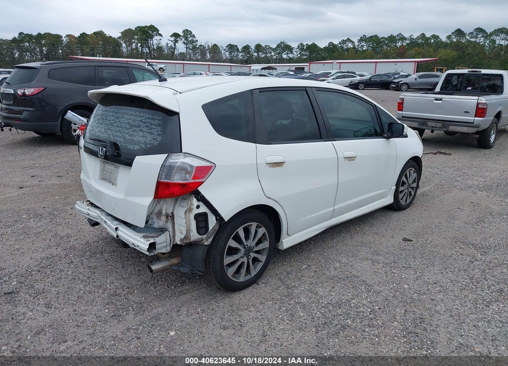 2013 HONDA FIT SPORT VIN: JHMGE8H5XDC055248